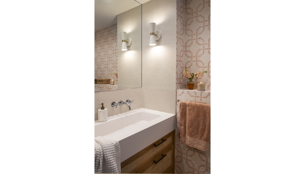 Papeles pintados Con motivos vegetales, geom�tricos o efecto textil aportando profundidad. Fotograf�a de Stella Rotger y estilismo de Sol Van Dorsen...