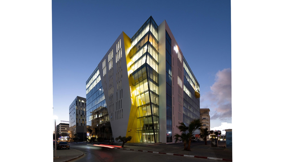 AGC est presente en 'TheScreen' con sus vidrios Stopsol Supersilver Incoloro, Energy 65/41 y Stopray Smart. Foto: @Bilel Khemakhem3...