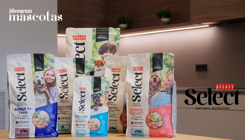 Select Dog se presenta con una imagen renovada y recetas funcionales adaptadas a cada etapa de vida del perro