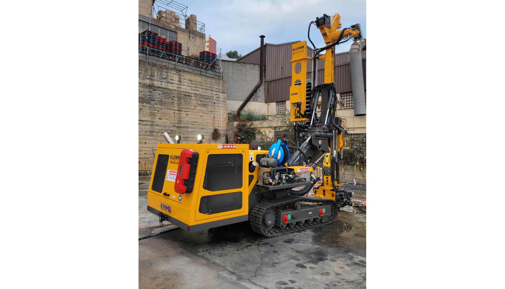 Con la incorporacin del nuevo equipo Klemm KR 800-3G, Losan cuenta ya con siete equipos de la marca alemana en su parque de maquinaria...
