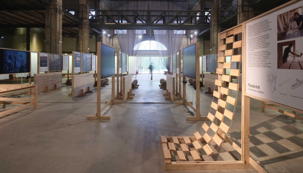 Uno de los elementos expuestos es el Flexibrick para fachadas, cubiertas y prgolas. Foto: Adri Goula