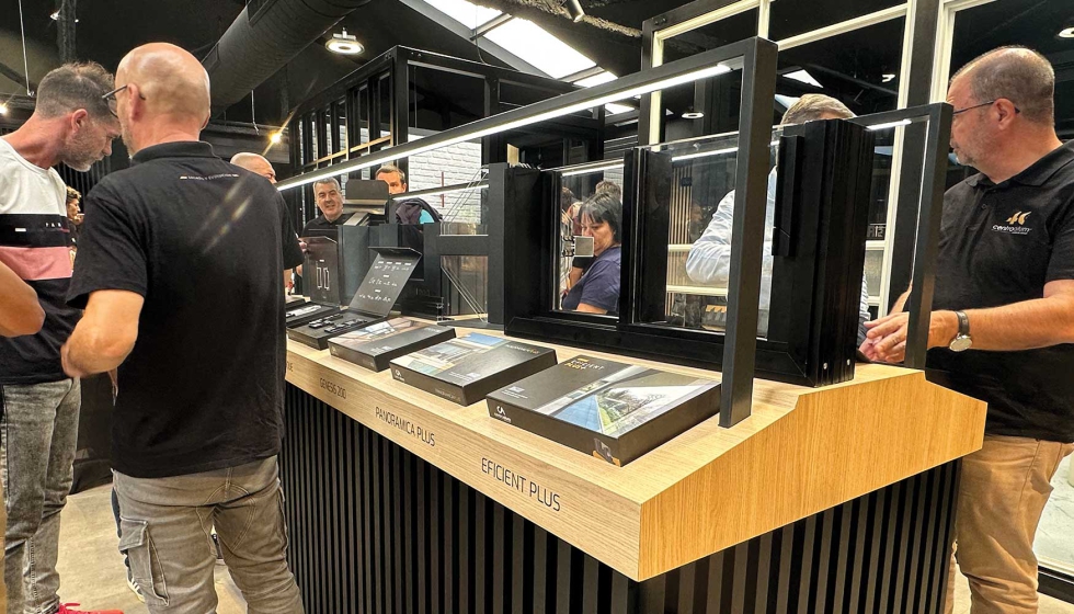 En su nuevo showroom CentroAlum muestra las soluciones presentadas en el ltimo ao, que casi llegan a la veintena