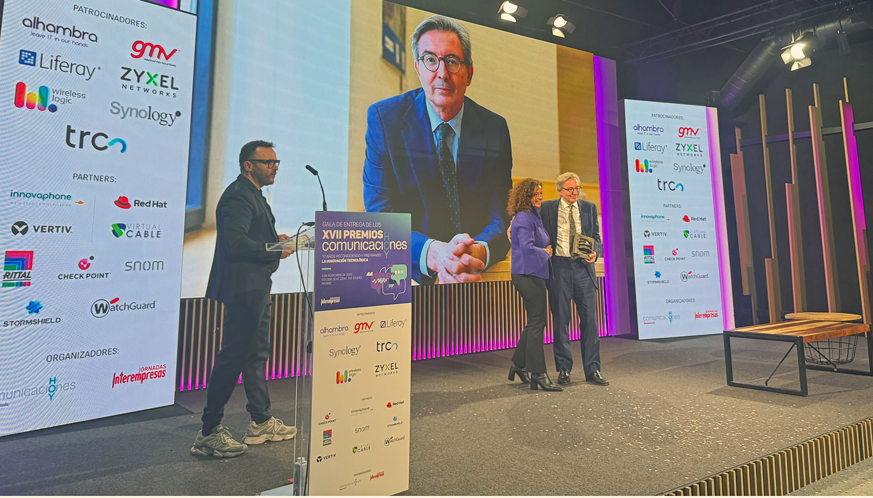 El Premio Especial a la Trayectoria TI recay en Fernando de Pablo, director general de la Oficina Digital del Ayuntamiento de Madrid...