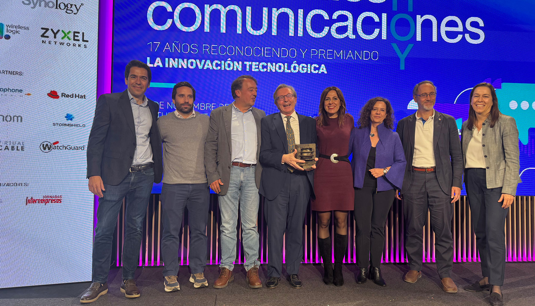 Los miembros del Jurado de los Premios Comunicaciones Hoy con Fernando de Pablo, director general de la Oficina Digital del Ayuntamiento de Madrid...
