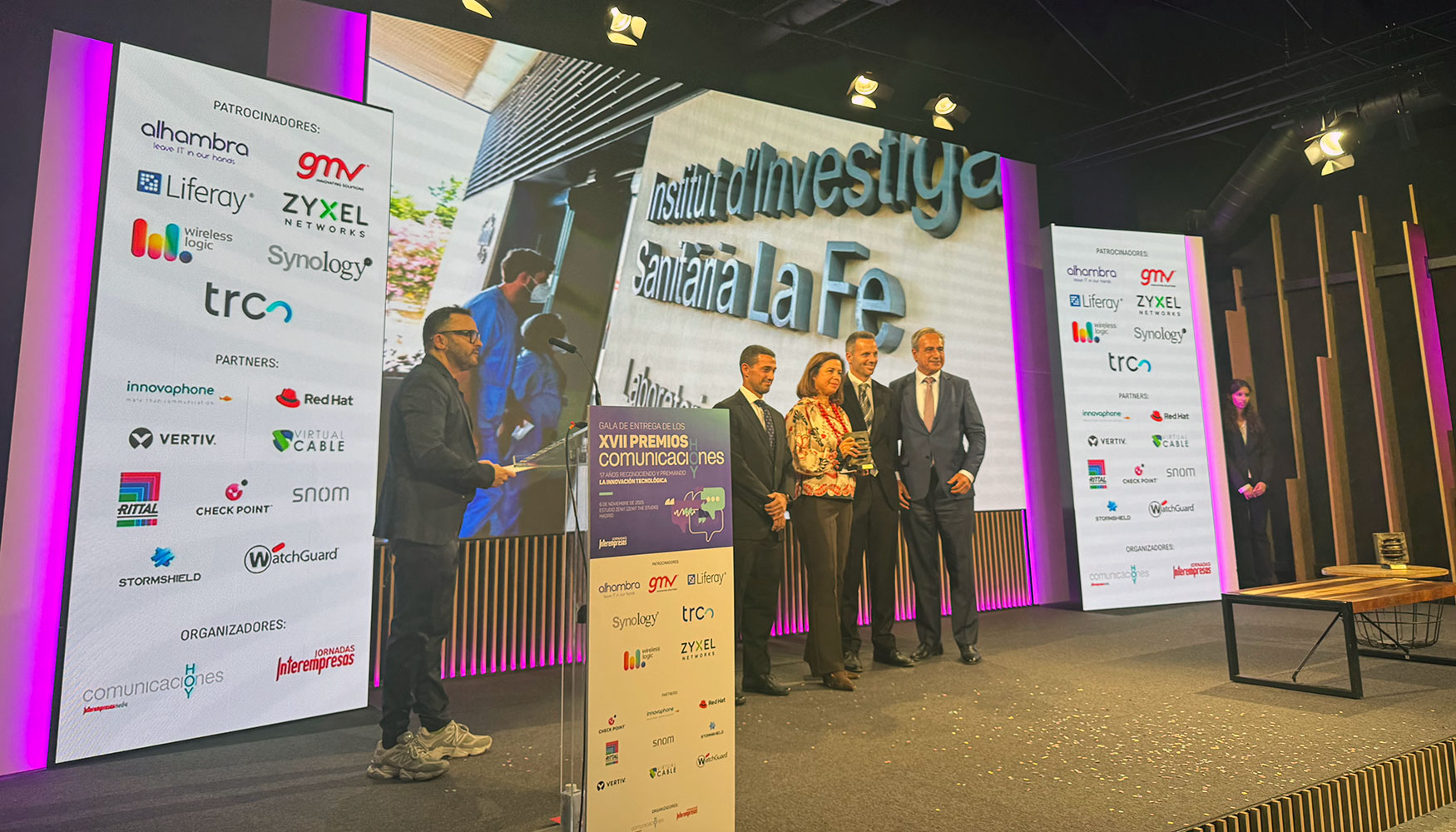 El Premio Especial al Mejor Proyecto Social fue para el Proyecto OMICSpace del Instituto de Investigacin Sanitaria La Fe...