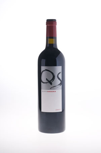 En la imagen, botella de vino QS, elaborado bajo los principios de la biodinmica, por Quinta Sardonia. Foto: Terras Gauda...