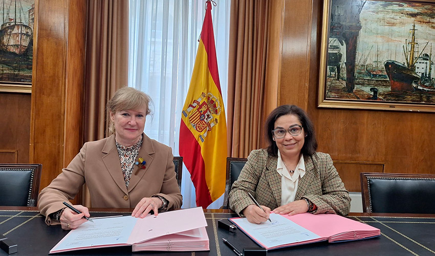 urea Perucho, directora del CEDEX, y Ana Nez, presidenta de Salvamento Martimo y directora general de Marina Mercante...