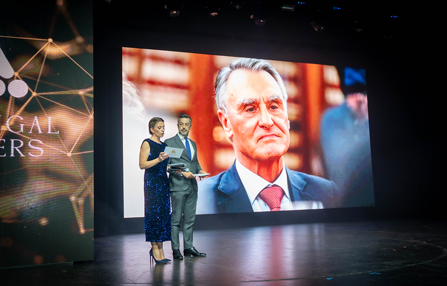 Anbal Cavaco Silva  o homenageado com o trofu Portugal Winners.  Jorge Oliveira