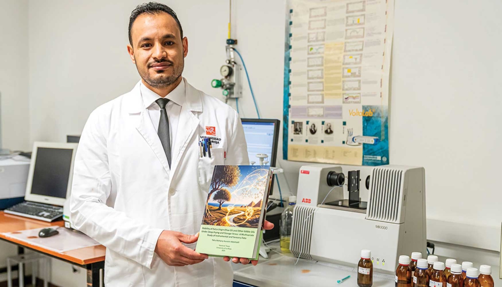 El egipcio Taha Mehany Hussein Abdellatif en un laboratorio de la Universidad de La Rioja