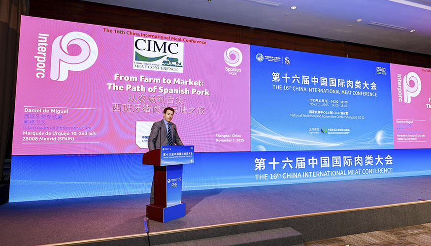 Participacin de Daniel de Miguel, director internacional de Interporc, en una conferencia desarrollada en CIIE Shangi
