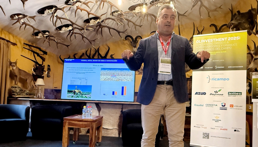 Juan Vilar, durante la Ponencia Magistral