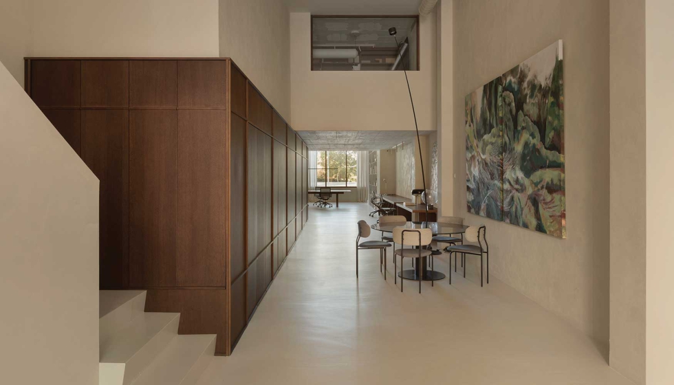 Proporciona una iluminacin natural que vara a lo largo del da...