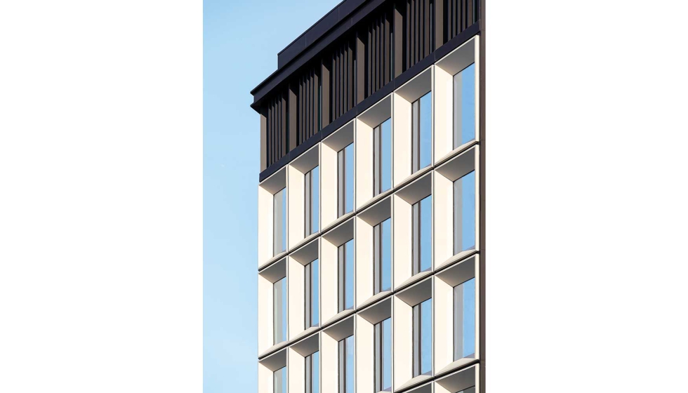 Las soluciones WIcona instaladas en el edificio estn fabricadas con aluminio reciclado certificado posconsumo Hydro Circal 75R proveniente, al menos...