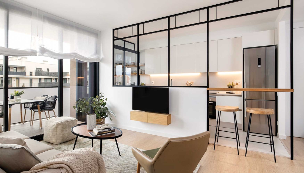 La transparencia e iluminacin de esta vivienda de obra nueva se ha resideado por la interiorista Montse Morales