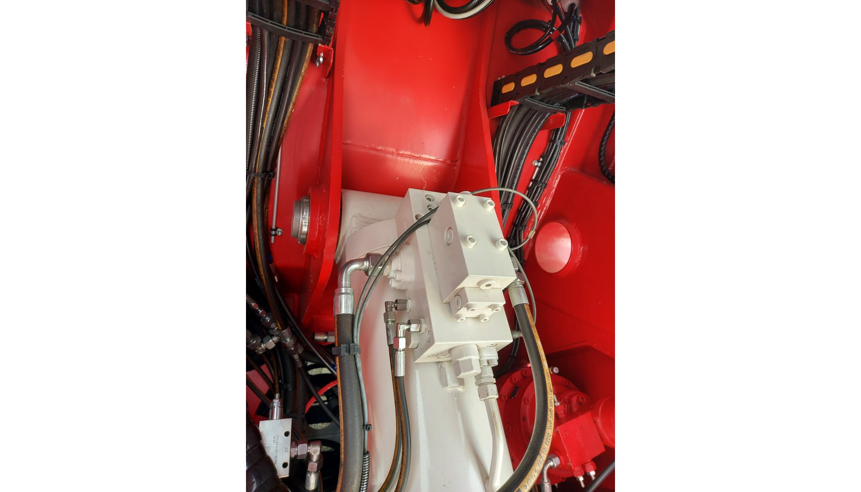 Esta solucin est integrada en el cilindro de articulacin del primer brazo