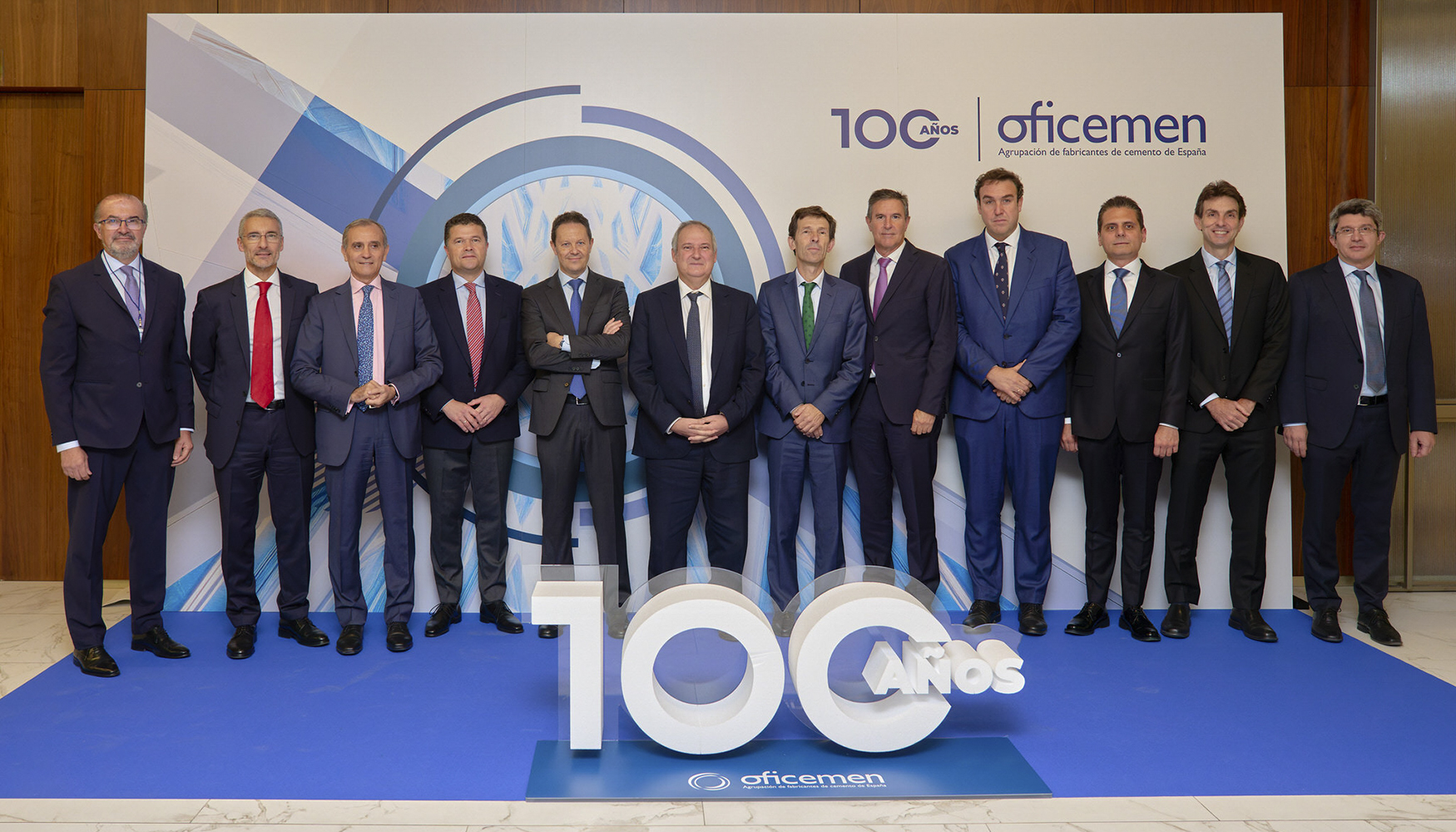 La Junta directiva de Oficemen junto al ministro de Industria y Turismo, Jordi Hereu
