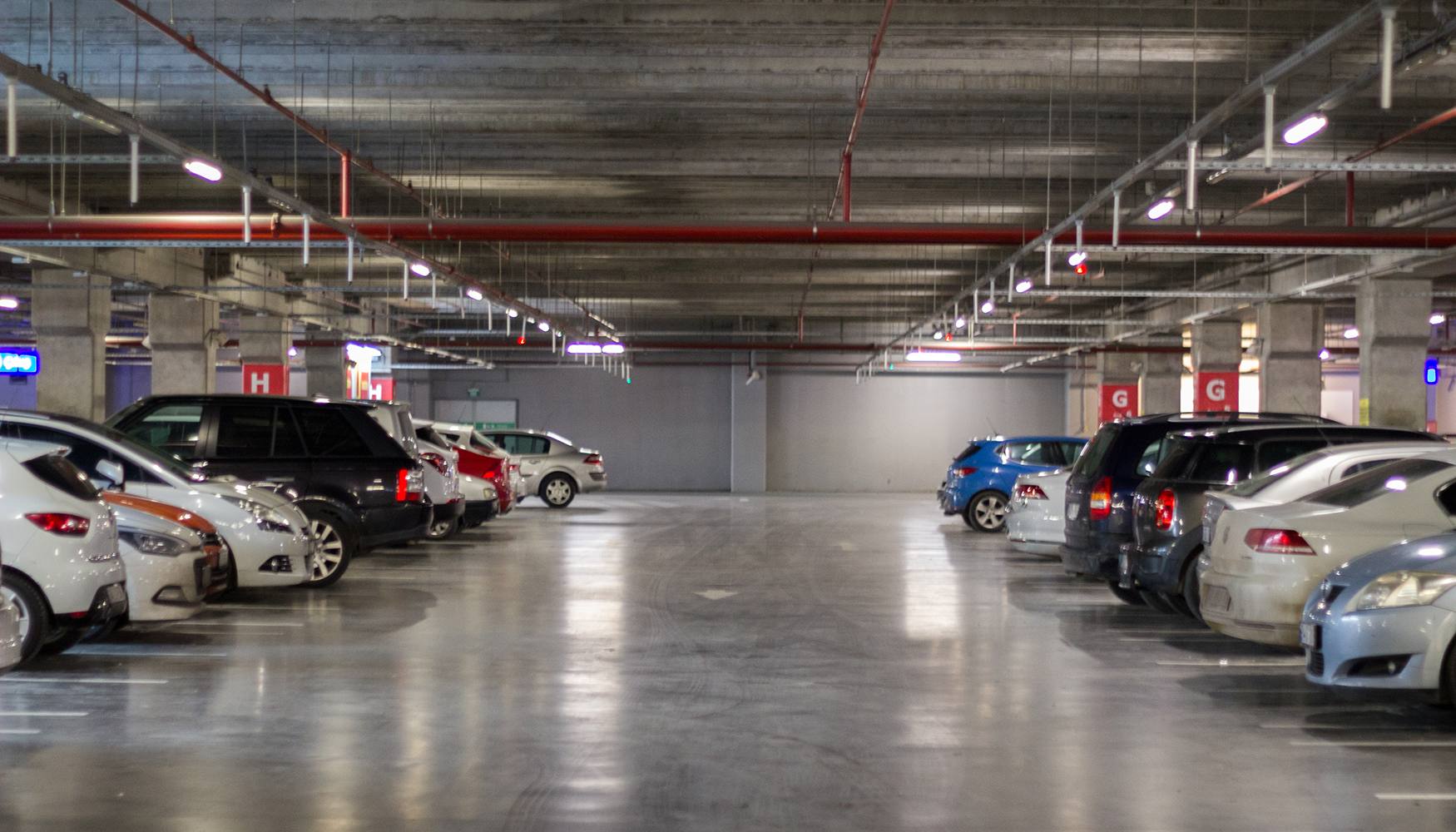 Se aumentan las exigencias de proteccin en aparcamientos ante la proliferacin de vehculos elctricos, mejorando sectorizacin...