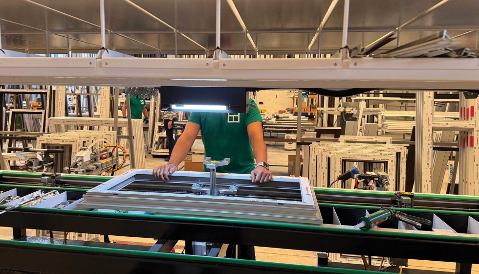 Automatizacin de procesos minuciosos: el banco de herrajes elimina mediciones y marcados manuales, garantizando repetitividad milimtrica...