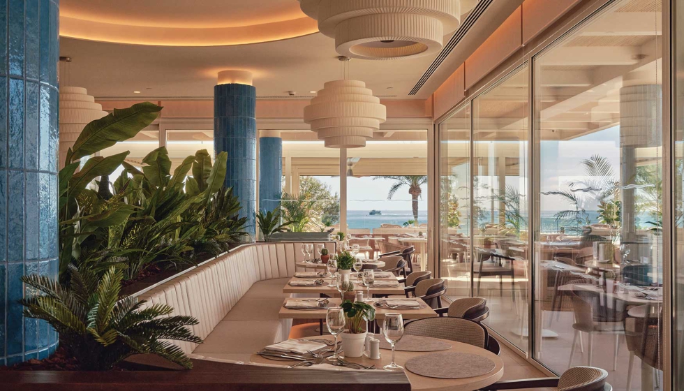 El restaurante buffet combina arquitectura y distribucin para potenciar la experiencia culinaria...