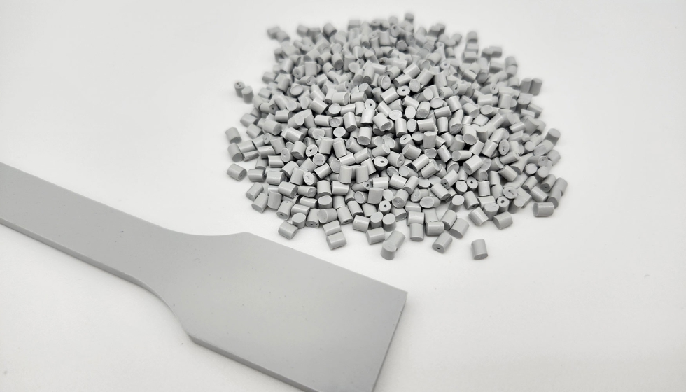 MCyclose rABS en color gris claro con un 96 % de contenido reciclado posconsumo (PCR), obtenido a partir de triturado de electrodomsticos blancos...