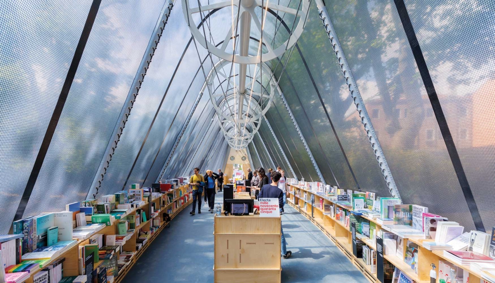 El diseo ligero y mvil del proyecto La Librera permite trasladar la biblioteca y llevarla directamente a su pblico