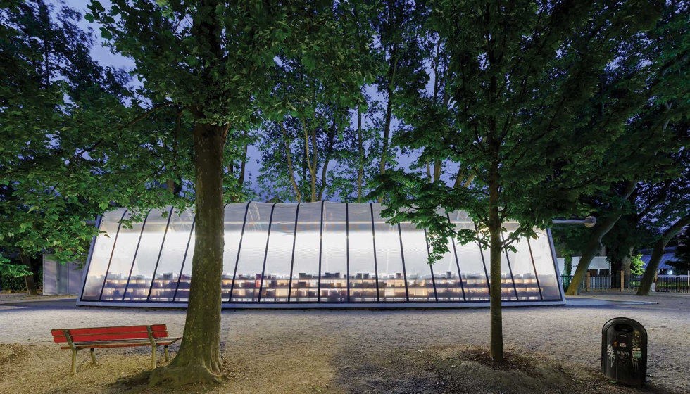 La membrana textil Tenseo Xtrem STFE 50 ofreca mejor entrada de luz natural y de visibilidad interior