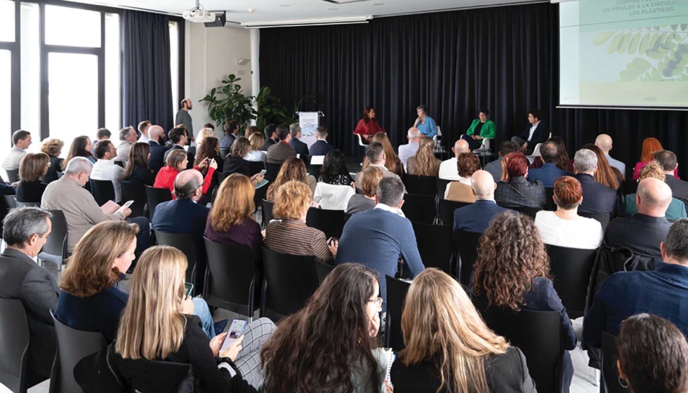 Evento Soluciones colectivas para un futuro circular, organizado por Anarpla y Plastics Europe en colaboracion con AD Impulsa...