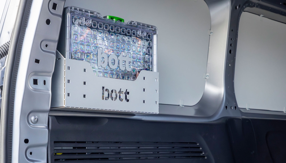 La Opel Combo Electric con equipamiento bott combina capacidad, eficiencia y un interior optimizado para uso profesional...