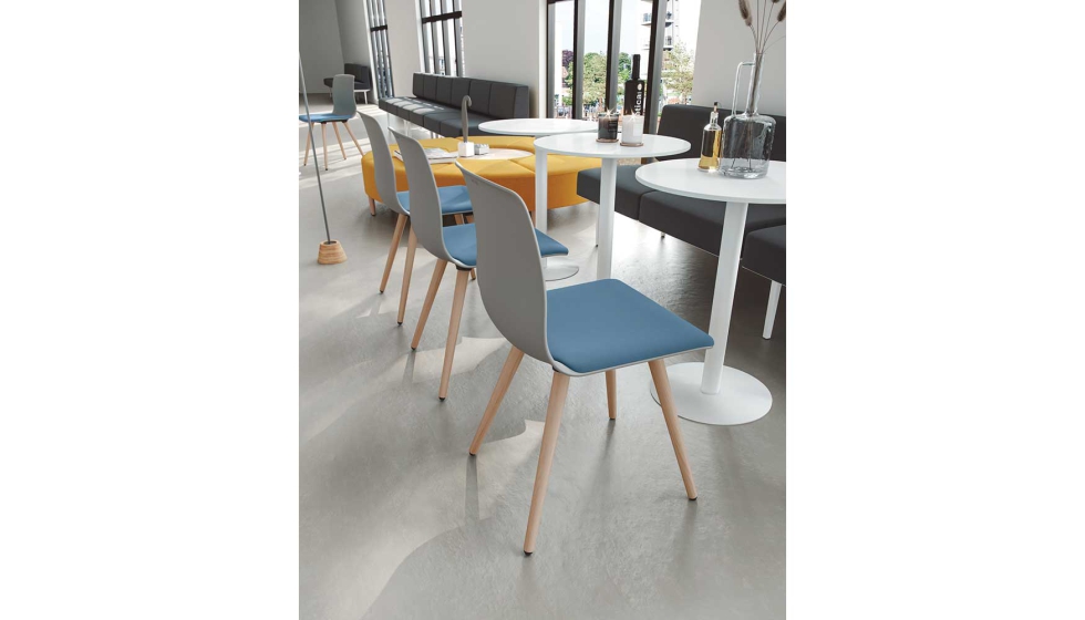 Noom 50 es una silla confidente verstil para entornos laborales y colaborativos...