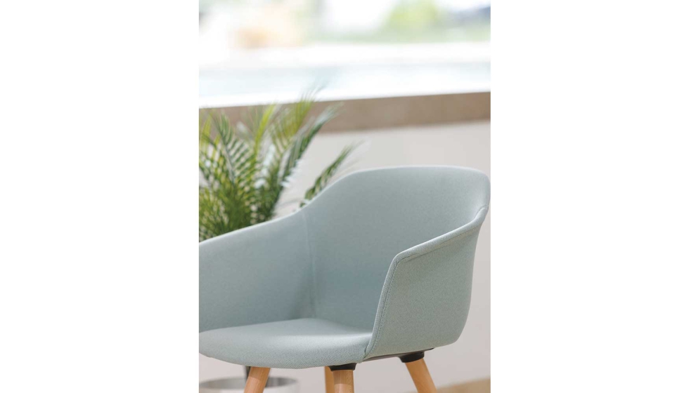 Noom 60 destaca por su diseo de lneas suaves y su alta capacidad de personalizacin, con bases metlicas, de madera o con ruedas...