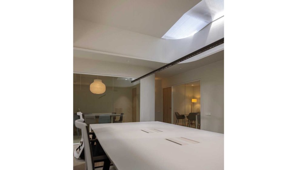 La oficina cuenta con una planta rectangular de 190 metros cuadrados, que ha facilitado una distribuci�n acorde a las necesidades de la compa��a...