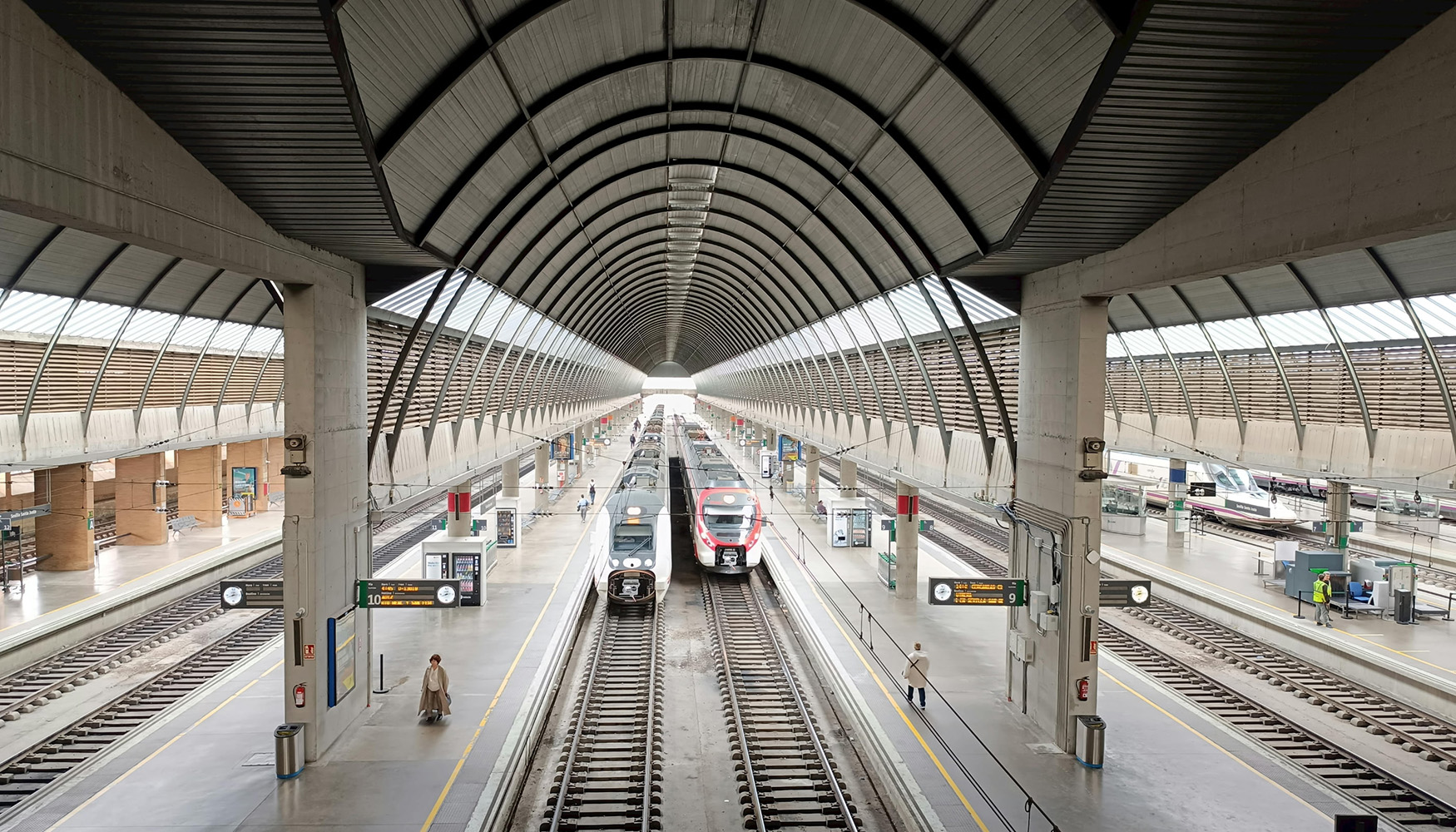 TV Rheinland subraya que la transformacin del sistema ferroviario espaol pasa por combinar conocimiento tcnico...