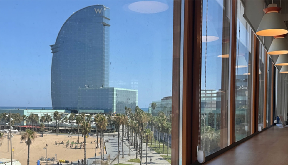 El Club Nataci Barcelona ha renovado sus fachadas con sistemas de madera de Deko-Group 35