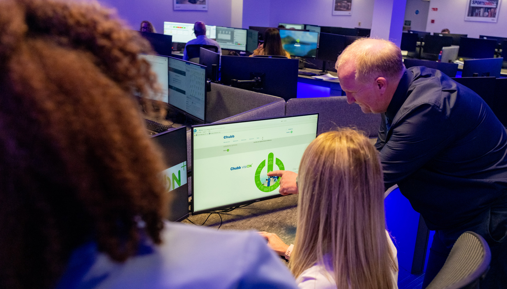 El nuevo modelo permite coordinar desde un nico punto la seguridad electrnica, la proteccin contra incendios y las alarmas tcnicas de ms de 27...