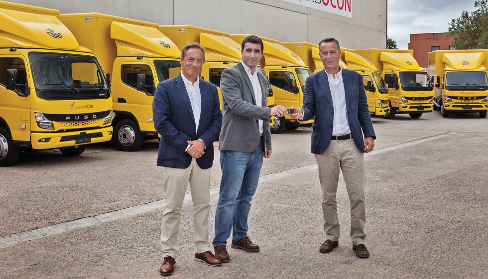 Entrega de los nuevos FUSO eCanter elctricos en las instalaciones de Transportes Ocn en Logroo