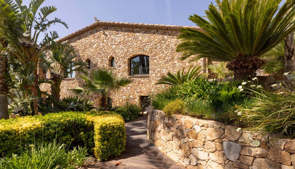 Fachada de la mas�a tradicional catalana situada en la localidad de Calonge (Girona)