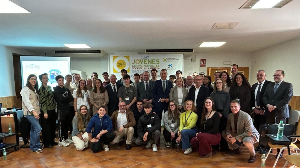 Participantes en el IX Campus Jvenes Cooperativistas en el Albergue Juvenil Castillo de San Servando de Toledo