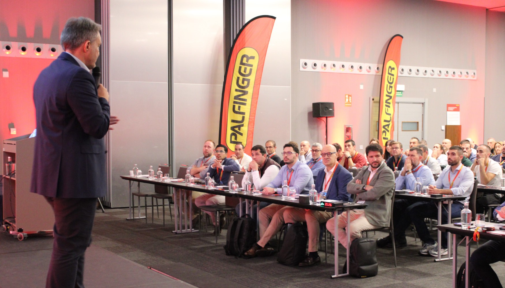 Intervencion del director general de Palfinger Ibrica, Jrg Schopferer
