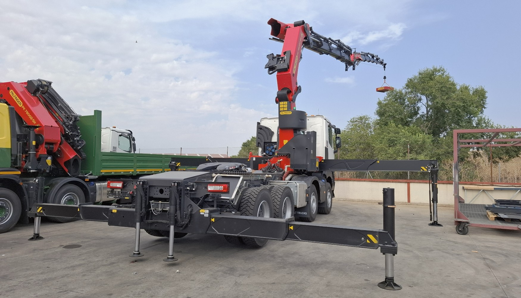 La gra permite un alcance horizontal de 25,6 m y hasta 1.480 kg de carga