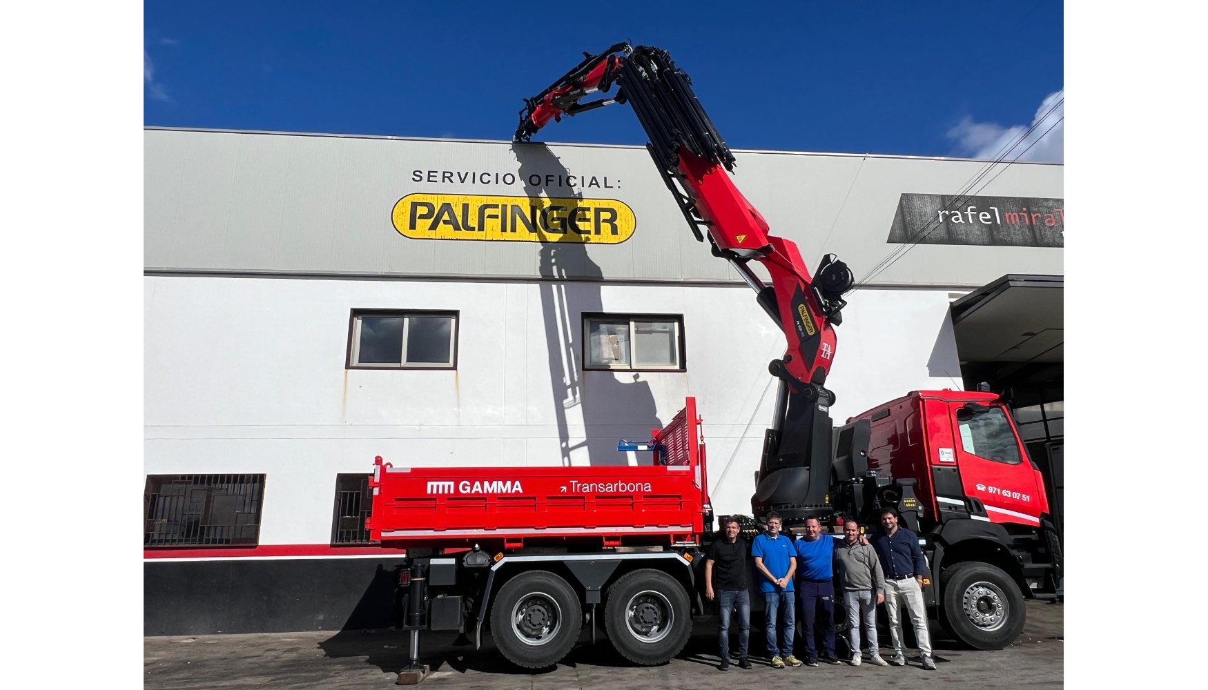 Acto de entrega de la gra PK 1050 TEC a Transarbona