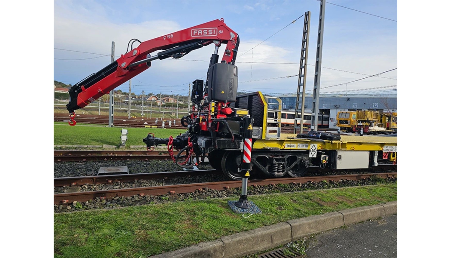 El sistema, de funcionamiento 100% elctrico, se alimenta mediante una electrobomba conectada a dos bateras de litio...