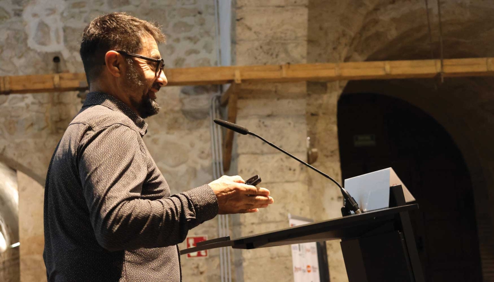 Philippe Gallusci, investigador del grupo Ecofisiologa y Genmica Funcional de la Via (EGFV) en la Universidad de Burdeos y en el INRAE...