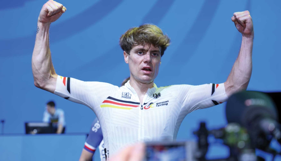 Jason Osborne y Mary Kate McCarthy celebran su segundo ttulo mundial consecutivo en Abu Dhabi