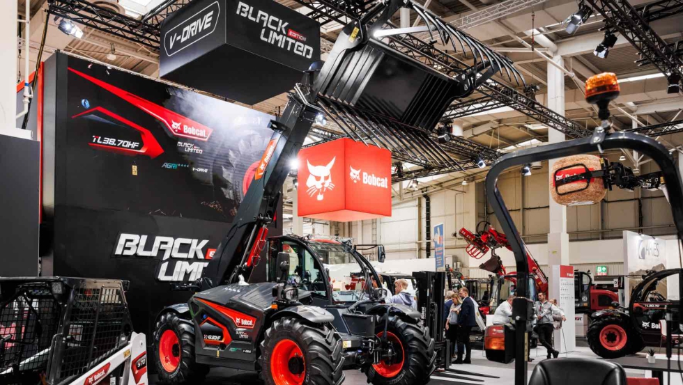 El stand estuvo dominado por una unidad de la edicin limitada V-Drive