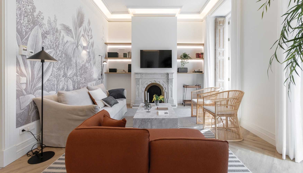 Una de las viviendas rehabilitada que mantiene elementos originales como la chimenea que contribuye a perpetuar la historia de este inmueble...