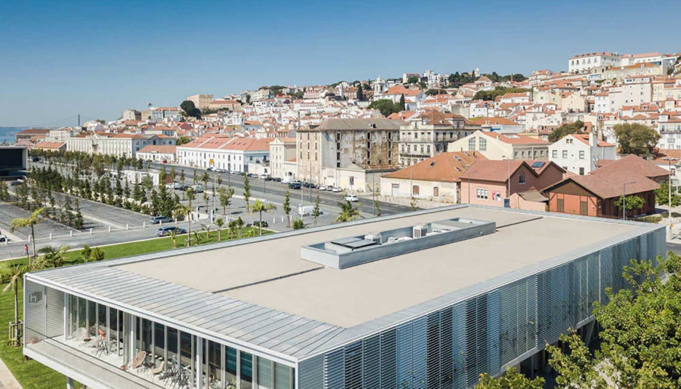 Aplicacin de Isodeck PVSteel de Siopan en la terminal del Puerto de Lisboa (Portugal)