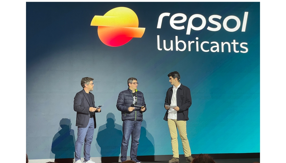 Vctor Velzquez, Product Management de Repsol Lubricants; lex Barros, expiloto de Moto GP, y Vctor Gmez...