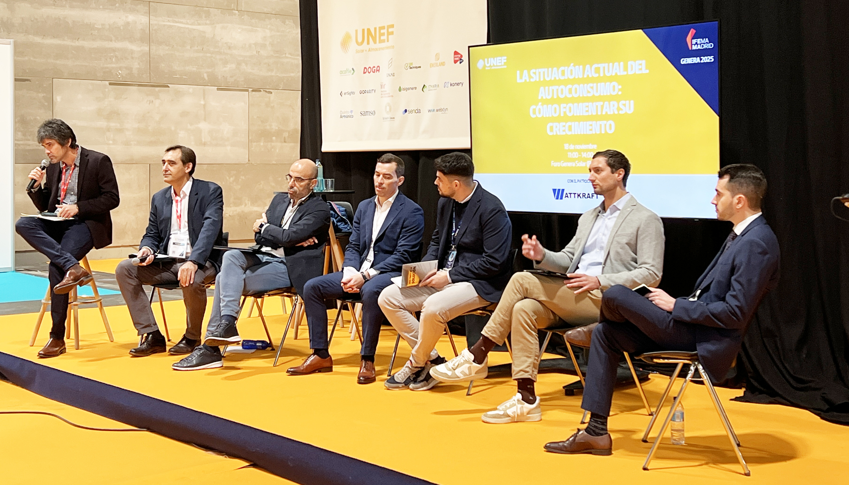 En la segunda mesa redonda intervinieron Ibn Chico, responsable de productos en Generacin Distribuida de Naturgy; Mario Baz...