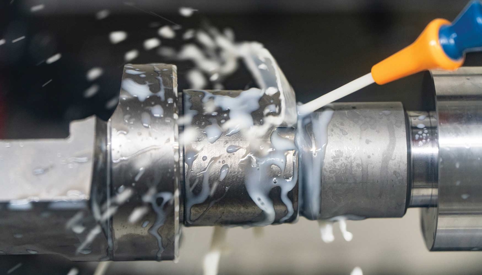 Rectificadora cilndrica interna universal CNC Studer S131 durante el proceso de rectificado