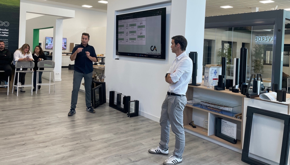 Manuel Valverde, de Grupo Valverde, y Albert Busquets de CentroAlum - Grupo Corialis...